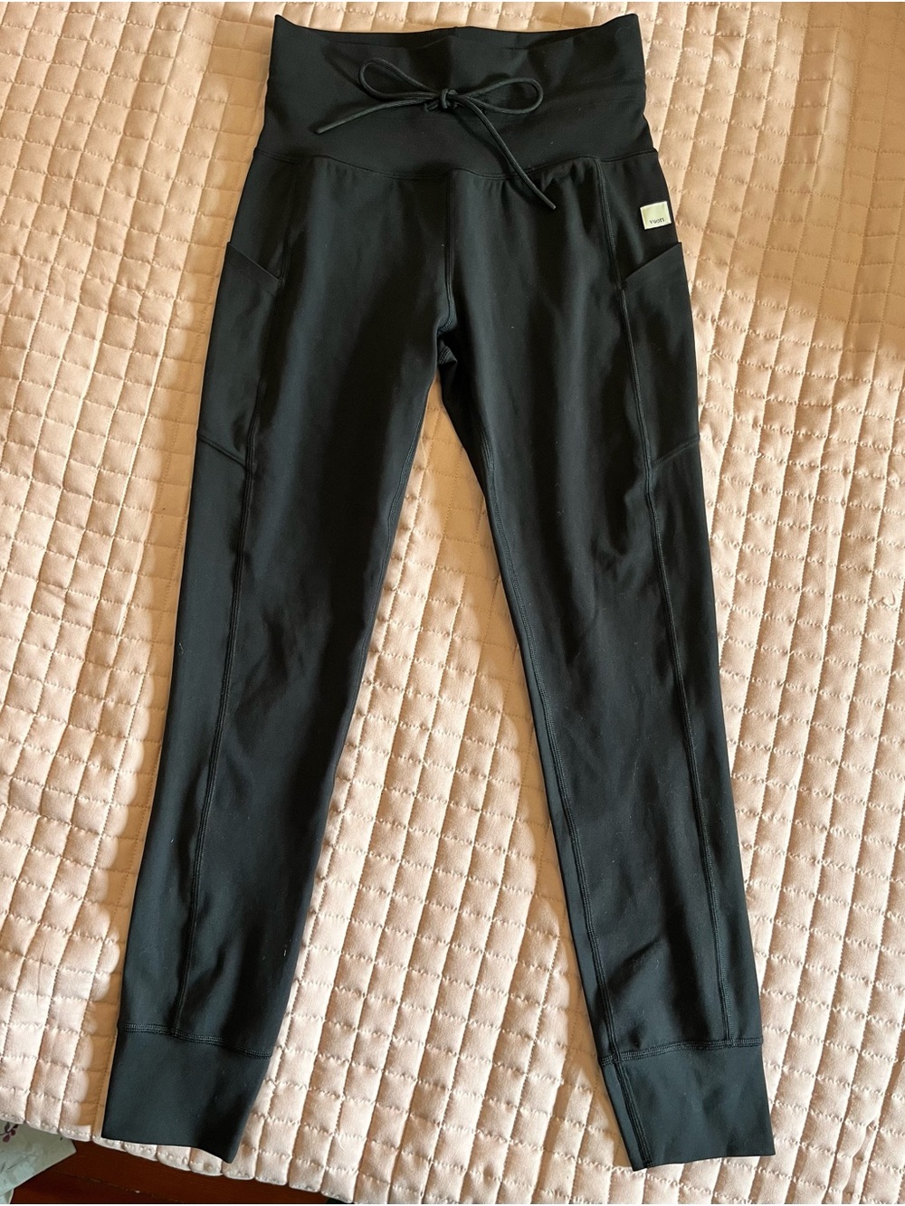Vuori Black Daily 7/8 Pocket Leggings - sz S